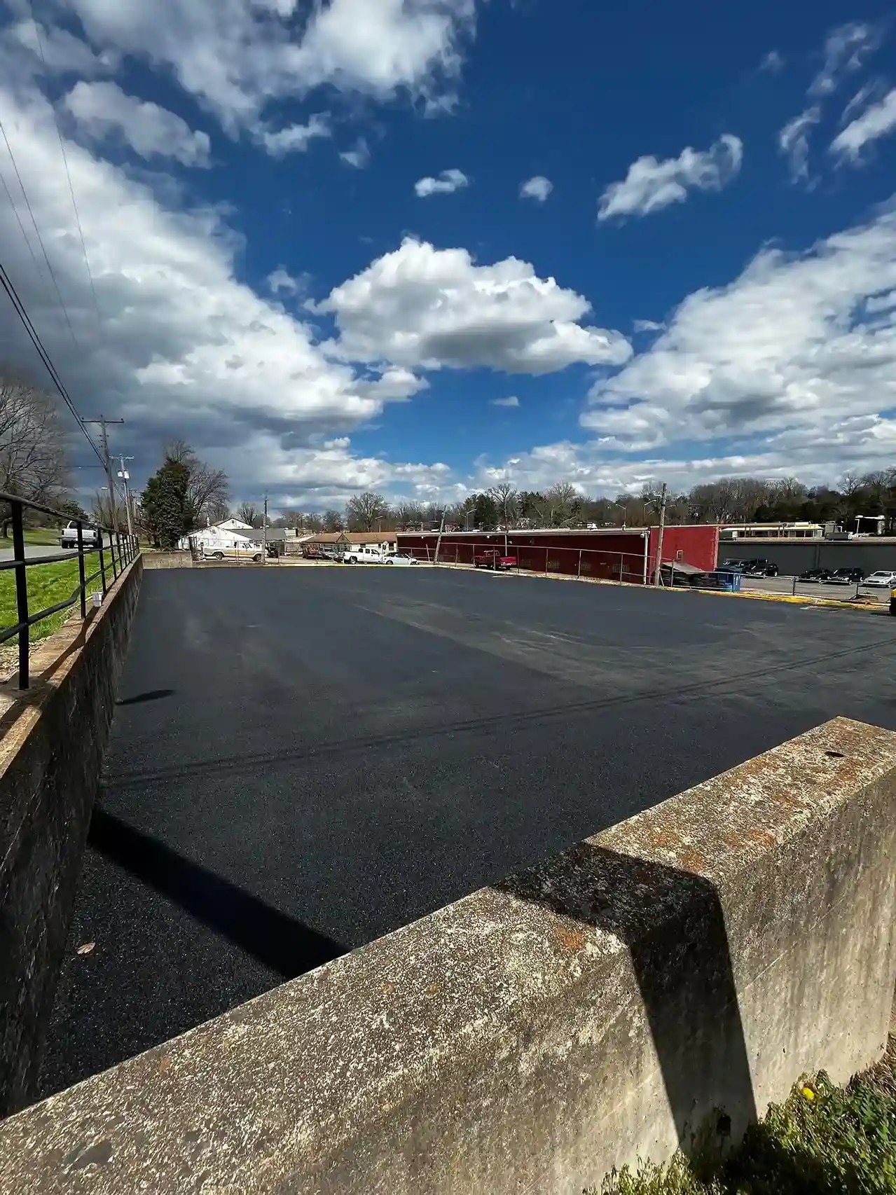 commercial paving contractors in Gainesville Prince William County finished quality asphalt work for busines parking lot industrial driveways and roads